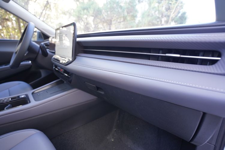 众朗逸Pro车型配置盘点麻将胡了助您选车：上汽大(图7)