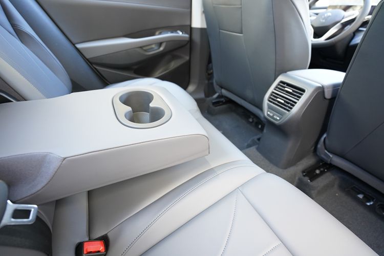 众朗逸Pro车型配置盘点麻将胡了助您选车：上汽大(图6)