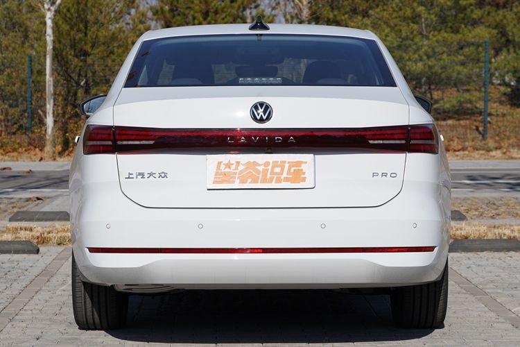 众朗逸Pro车型配置盘点麻将胡了助您选车:上汽大(图11) 众朗逸Pro车型配置盘点麻将胡了助您选车:上汽大(图11)