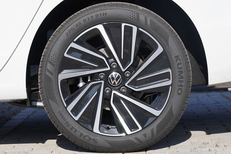 众朗逸Pro车型配置盘点麻将胡了助您选车:上汽大(图25) 众朗逸Pro车型配置盘点麻将胡了助您选车:上汽大(图25)