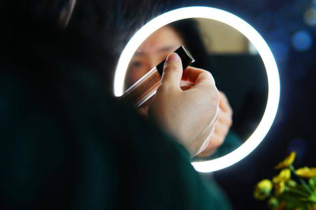 斐色耐JIUJIU化妆镜体验麻将胡了日光还原所见即所得：(图9)